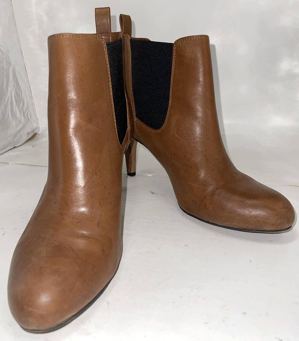 Clarks Boots Womens Size 7.5 Brown Chelsea Ankle Stiletto Leather Lined